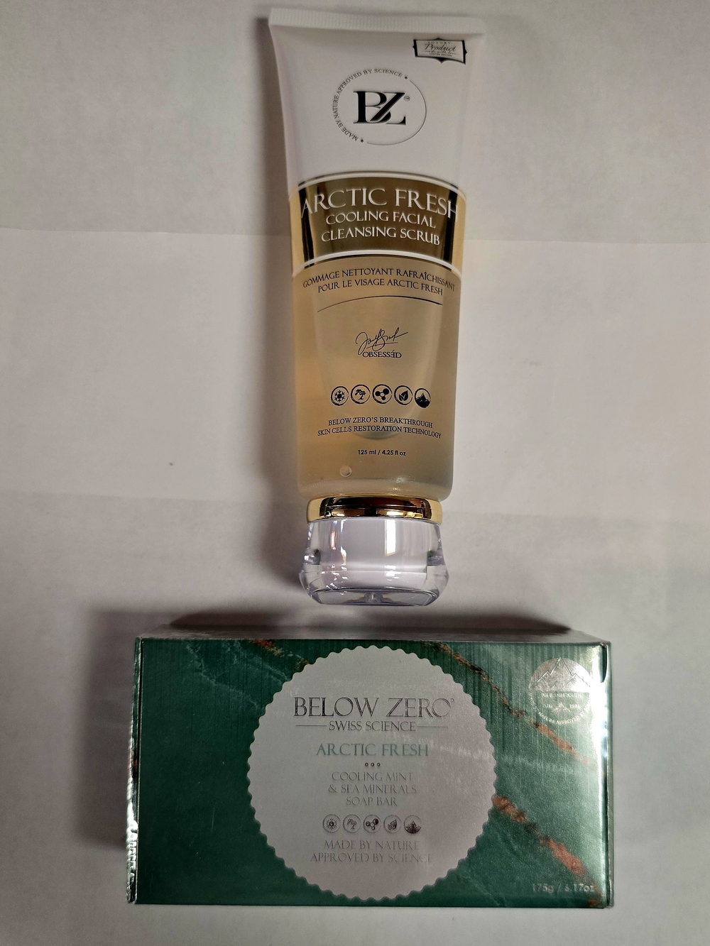 BELOW ZERO Arctic Fresh Cooling Facial Scrub and Mint & Sea Mineral Soap Bar DUO
